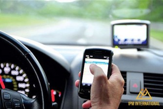 Nhật Bản tăng án phạt sử dụng điện thoại khi lái xe